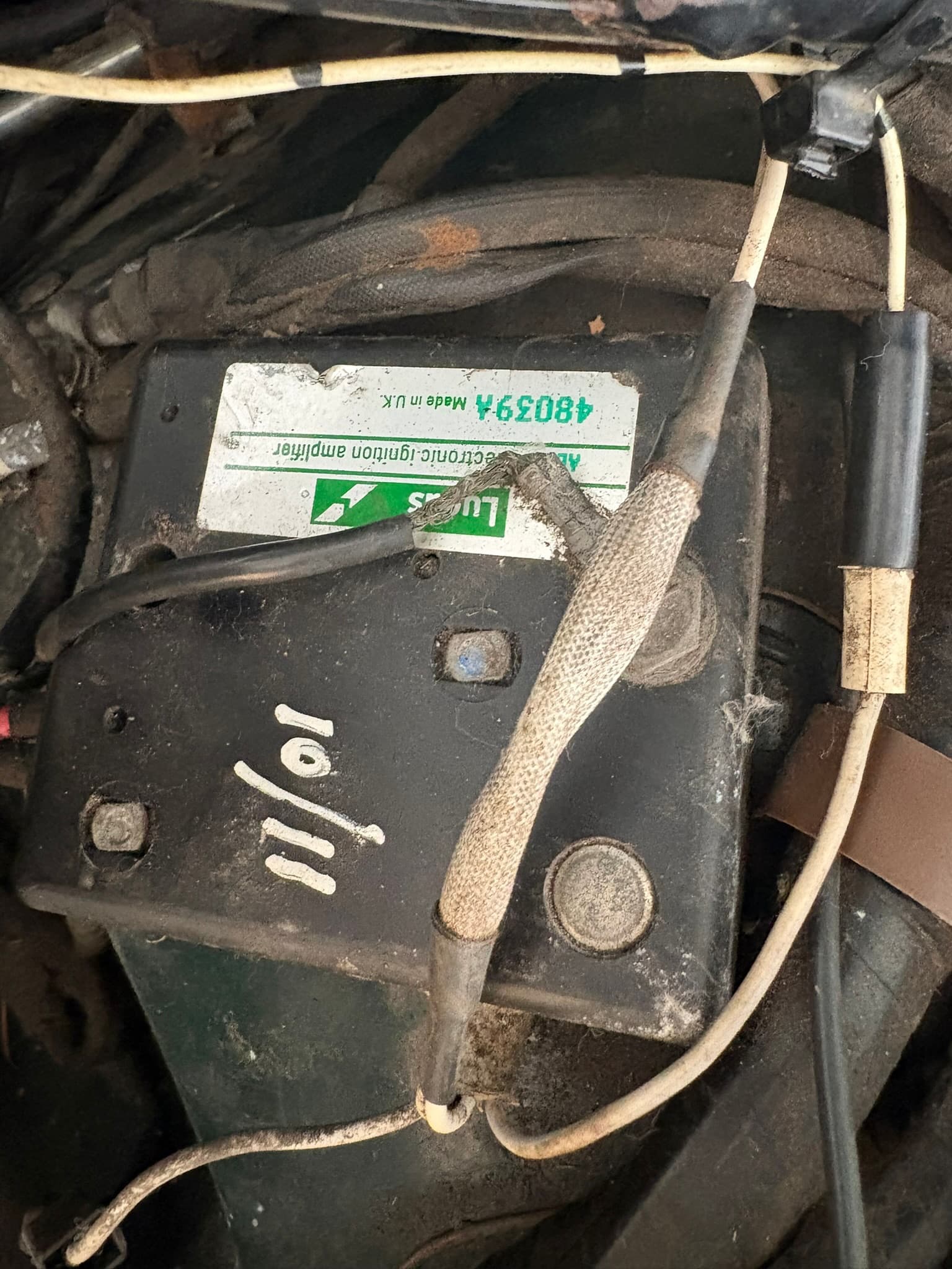 Amplifier that takes the signal from the bottom of the distributor and triggers the spark.