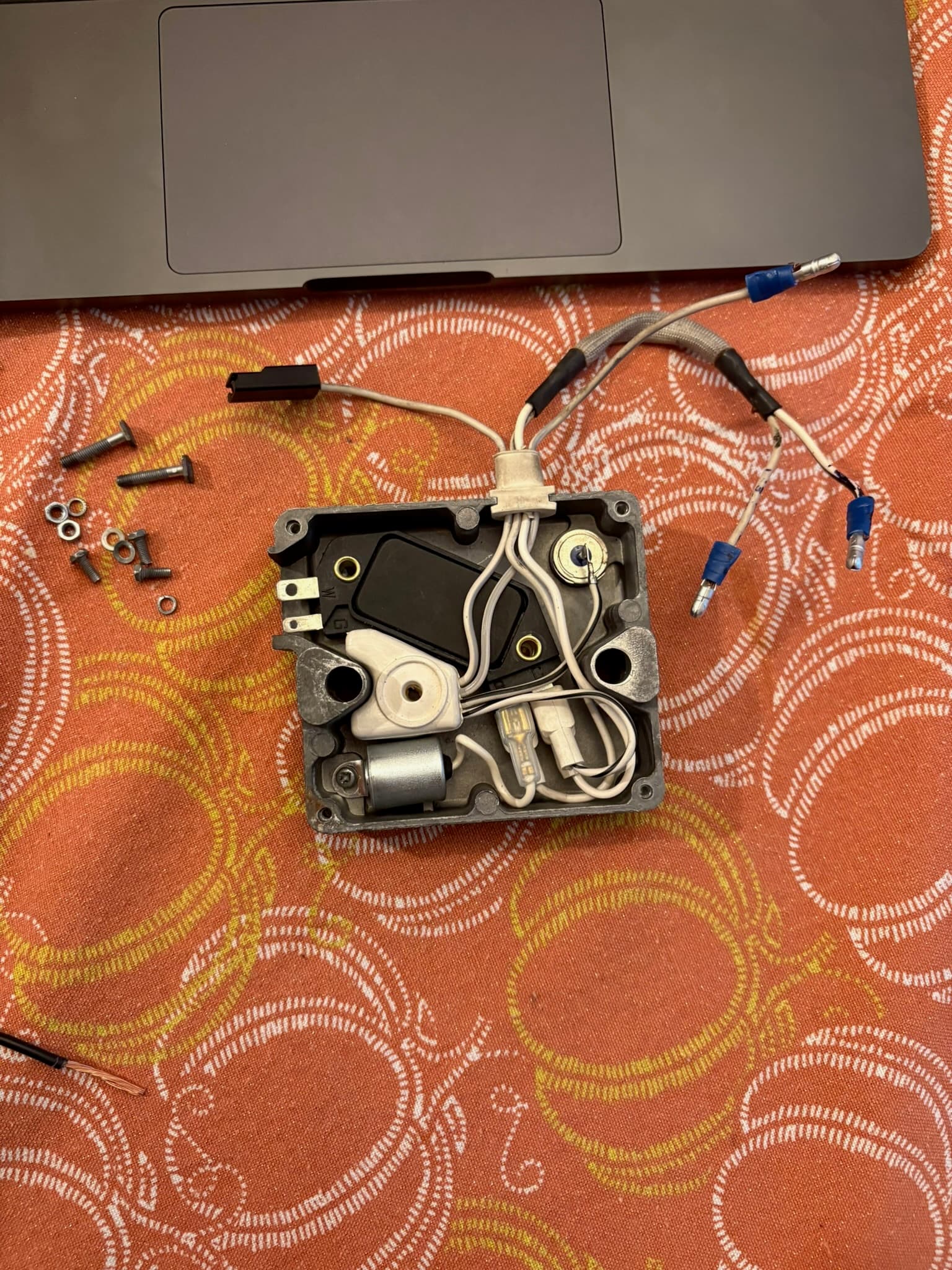 Ignition amplifier module opened up on the kitchen table - being rebuilt - just a generic component in a Lucas box!