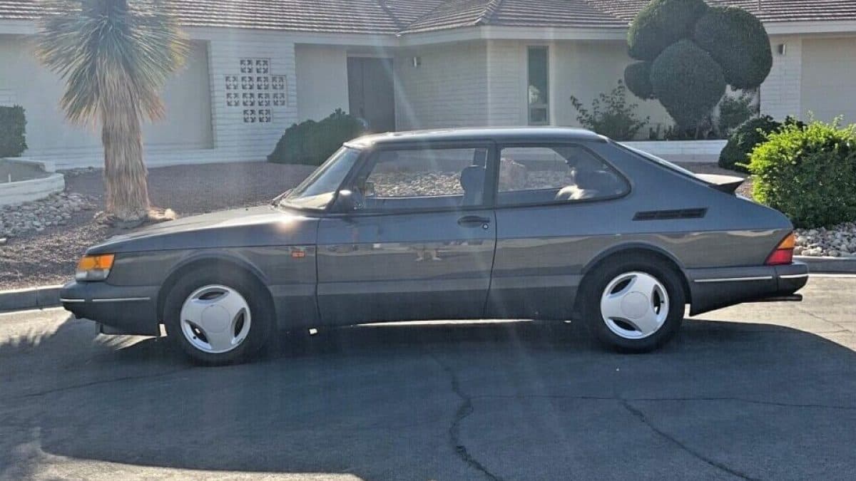 Saab 900 SPG